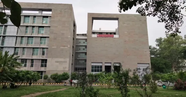 ESIC Medical College & Hospital, Basaidarapur, New Delhi