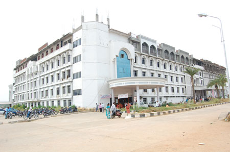 Shadan Institute of Medical Sciences, Research Centre and Teaching Hospital, Peerancheru